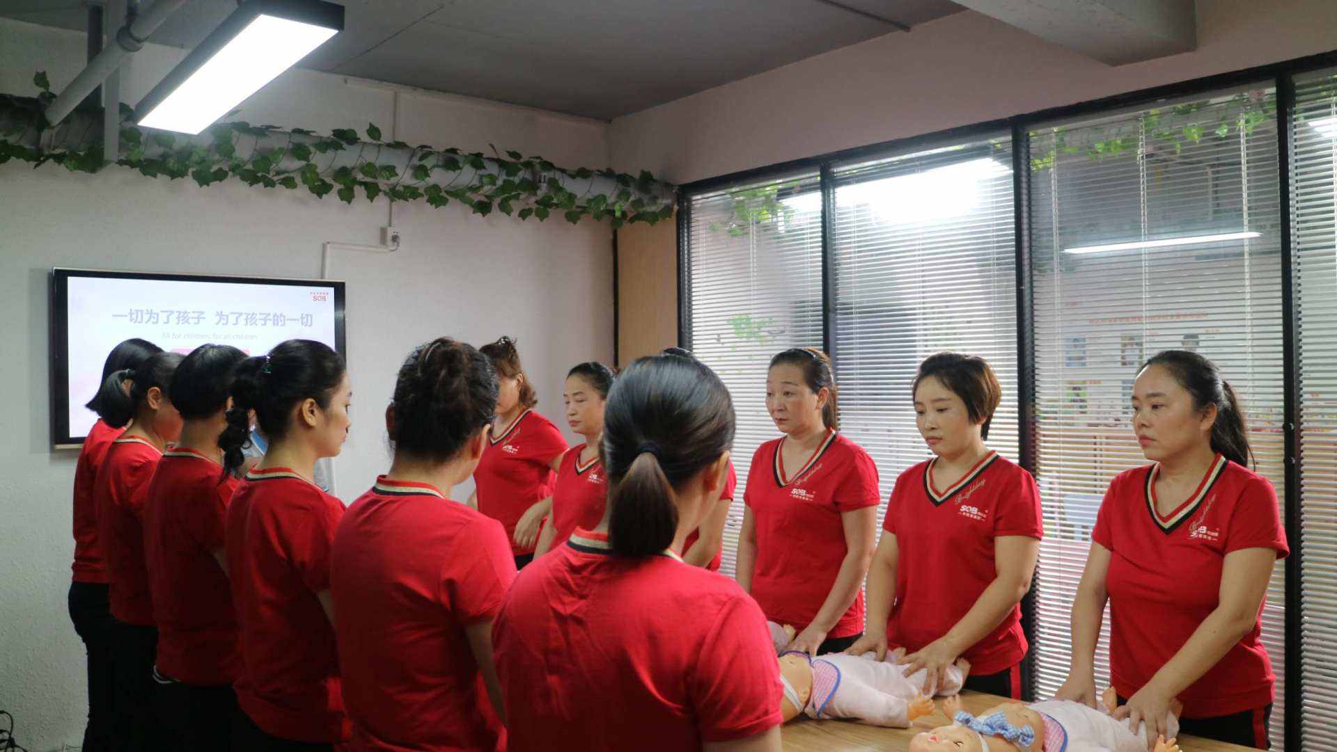 家政服務員月嫂和育嬰師哪個工作好? 新手育嬰師如何找工作？