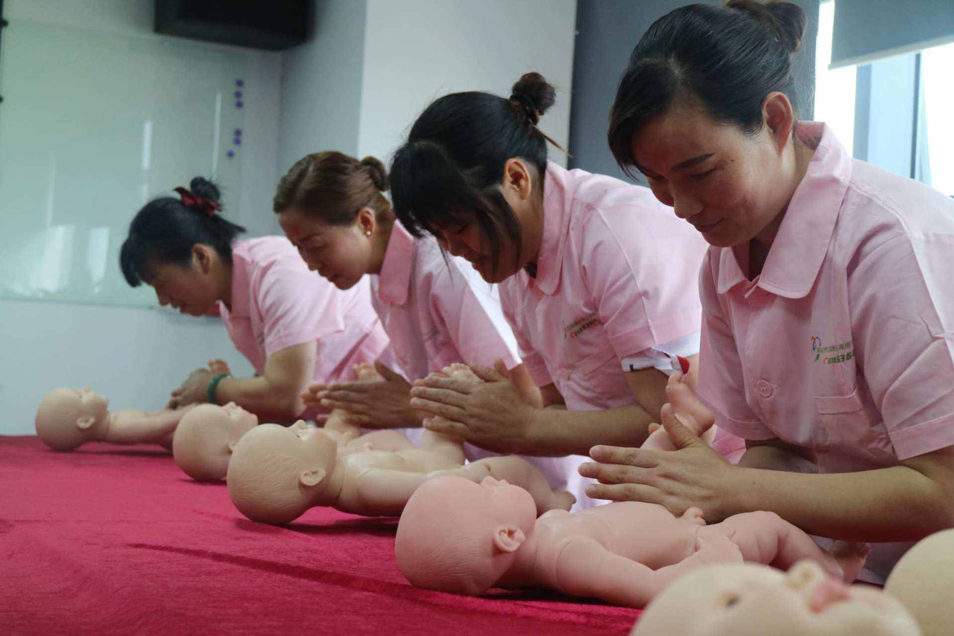 什么是高級母嬰護(hù)理師？深圳哪有母嬰護(hù)理培訓(xùn)班？