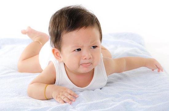 寶寶1歲了還特別粘人？早教育嬰師教你3招搞掂小糖豆！