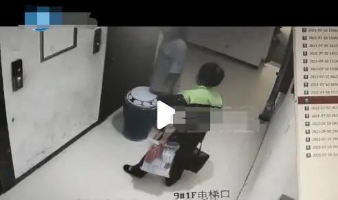河南1業(yè)主23萬手鐲被保潔撿走索要2萬？家政服務(wù)規(guī)范化重在眼前！