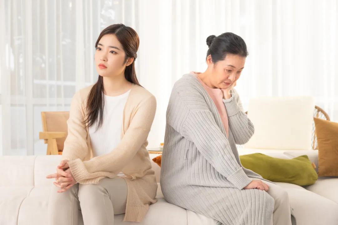 阿姨上戶(hù)時(shí)如何與急躁雇主相處？高級(jí)家政服務(wù)員教你3個(gè)方法！