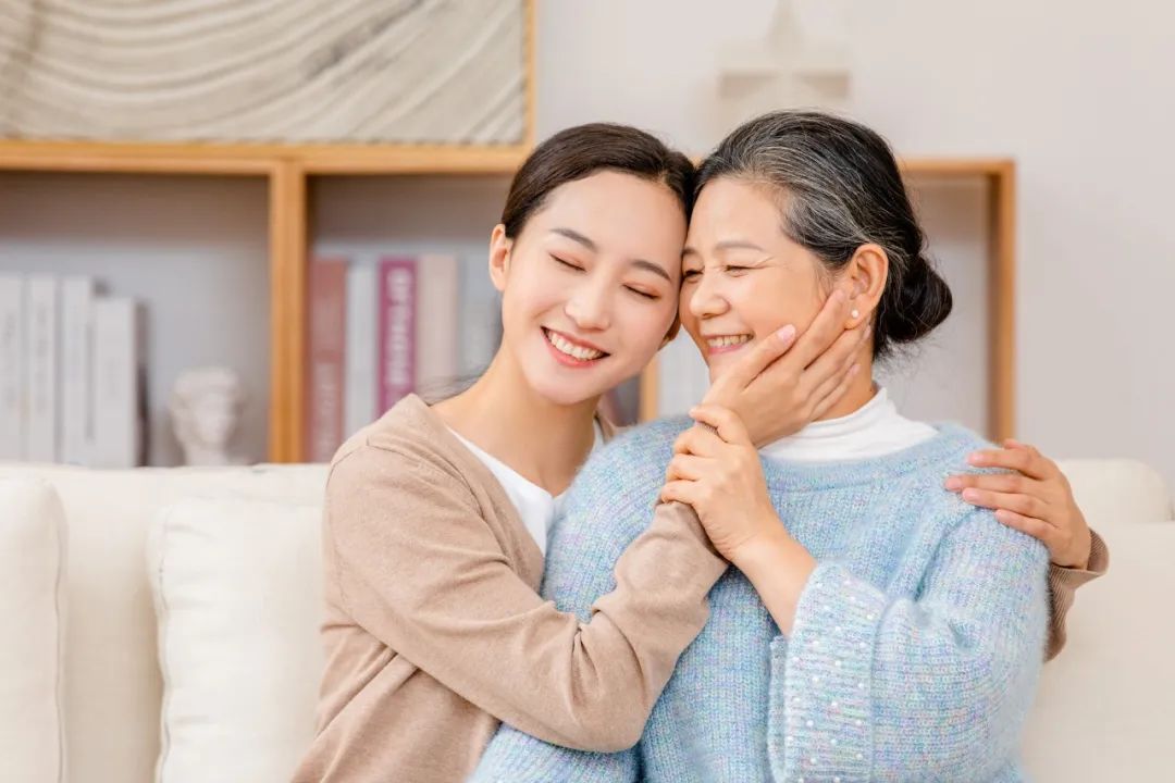 失眠危害大，養(yǎng)老護(hù)理員如何讓老人睡個(gè)好覺？