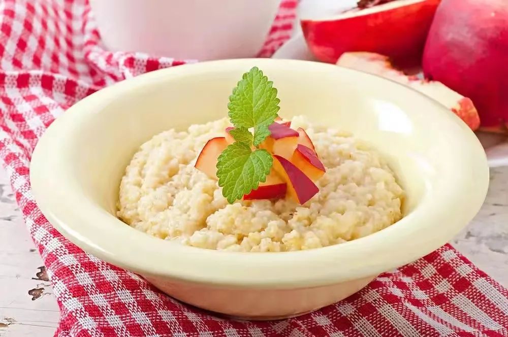 爸媽掌握這5個(gè)分階輔食喂養(yǎng)方法，寶寶輔食吃得更科學(xué)！