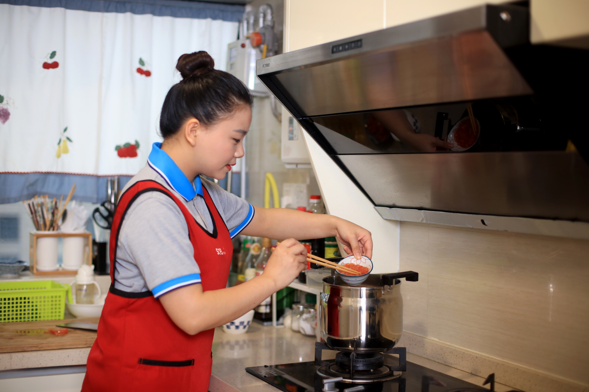 深圳育嬰師在哪個平臺找才靠譜?社區(qū)邦告訴你這3點很重要！