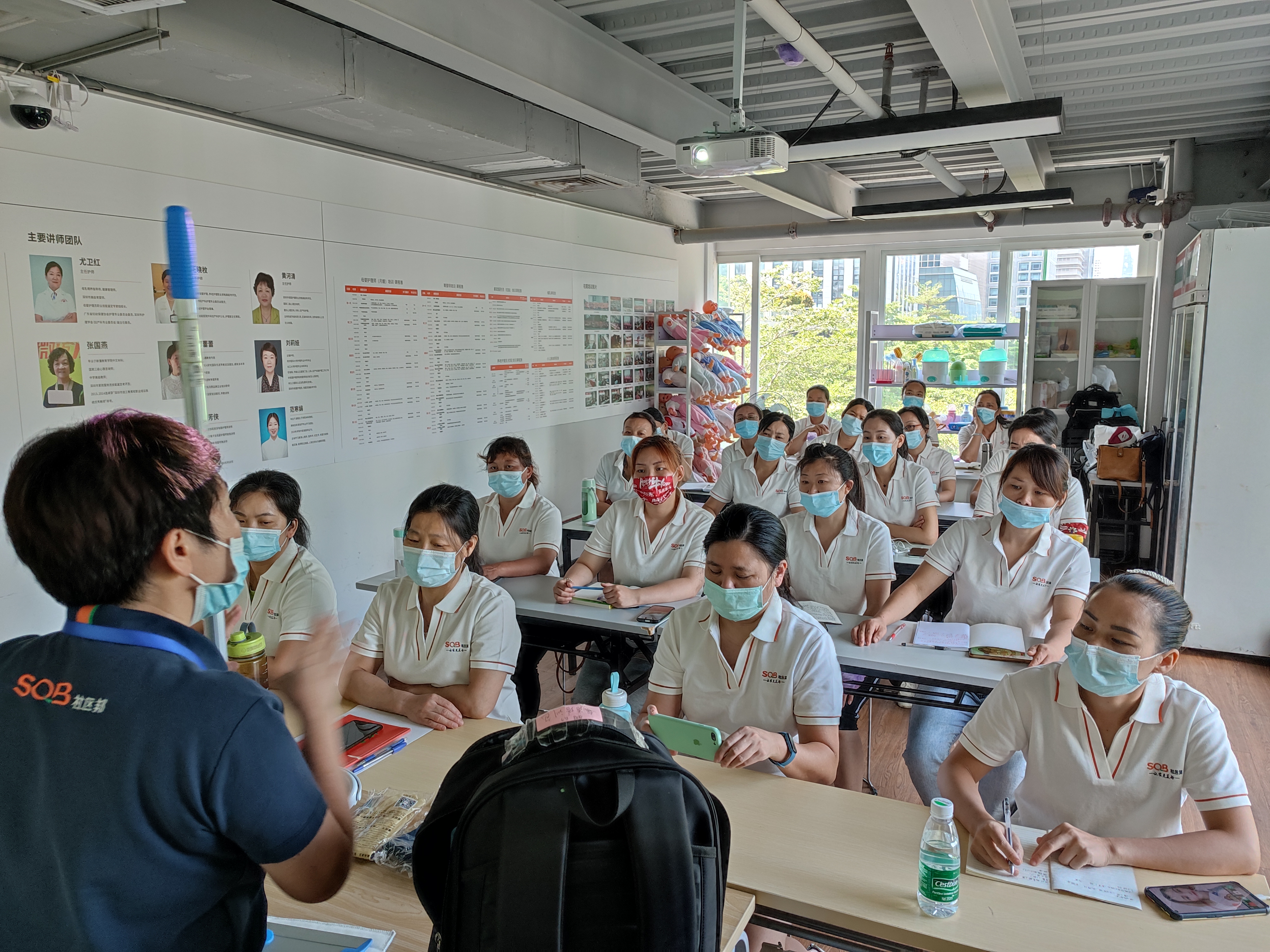 0元！插花茶藝、家務(wù)料理..公益回爐培訓(xùn)！深圳的家政人有福啦！